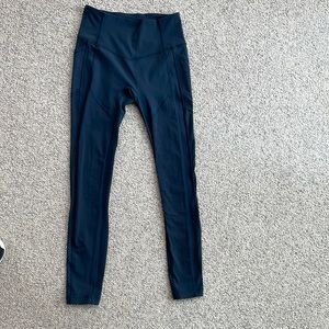 Lululemon 28” legging in blue. Sz 6